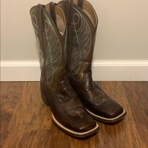 Women’s Ariat boots women’s size 8.5